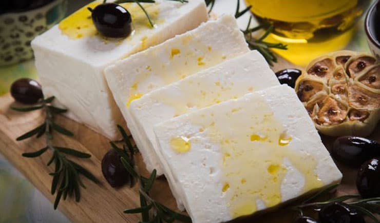 Feta Peyniri Nedir? Yerine Hangi Peynir Kullanılır?