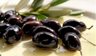 Kalamata zeytin nedir, özellikleri nelerdir?